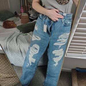 THE KHLOE JEAN